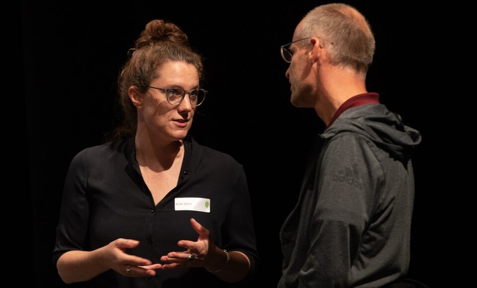 Anna Balbi, Projektleiterin des Förderprogramms «piiik», im Gespräch.