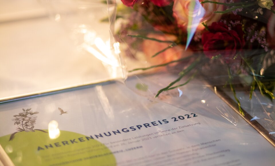 Urkunden, Preisgelder, Würdigungen: feierliche Verleihung der Anerkennungspreise 2022.